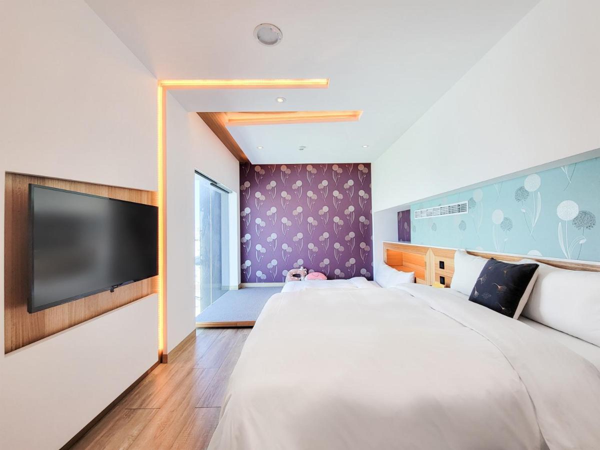 Check Inn Taichung Zhongshan Dış mekan fotoğraf